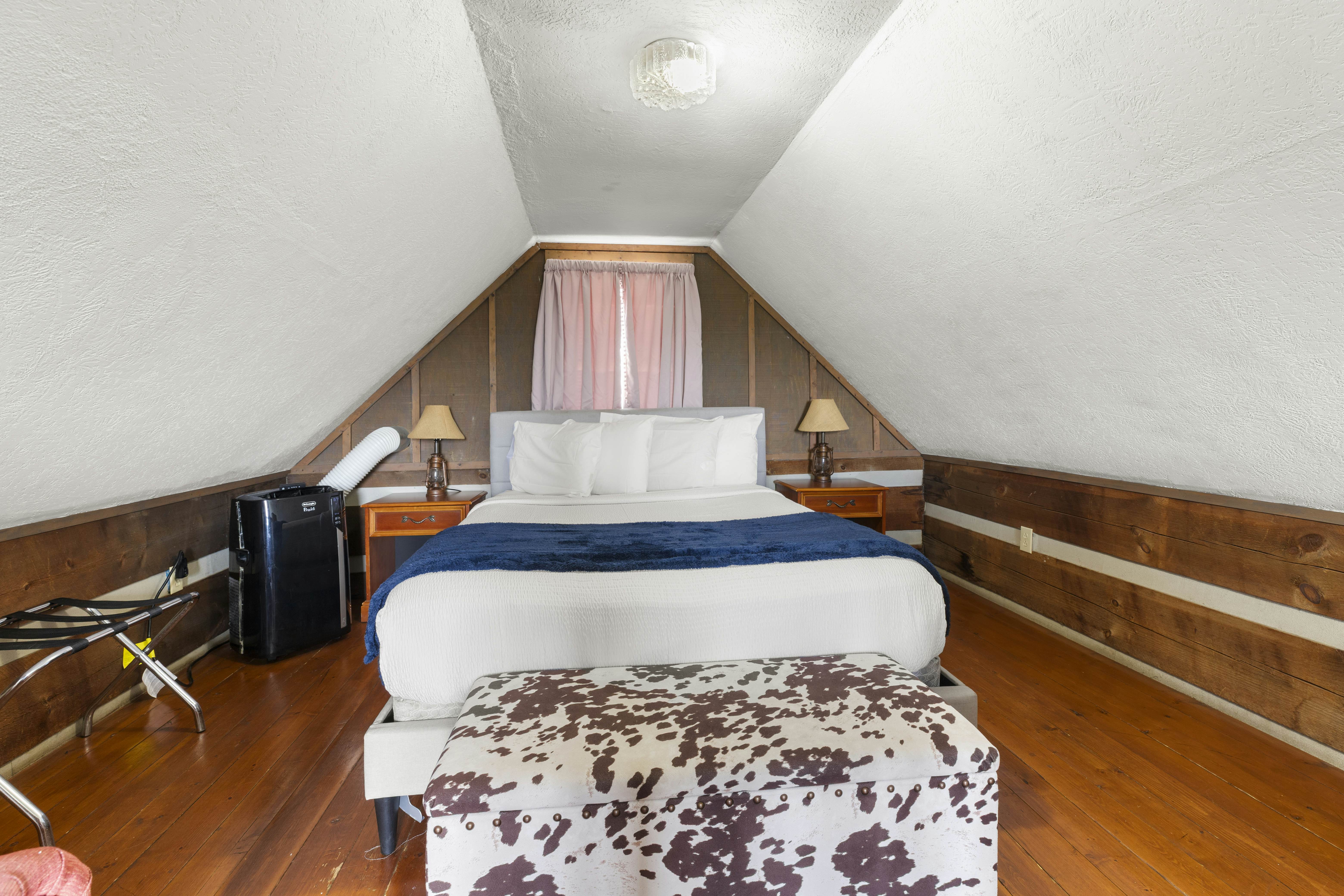 Cabin 3 - Buffalo Mountain Cabin