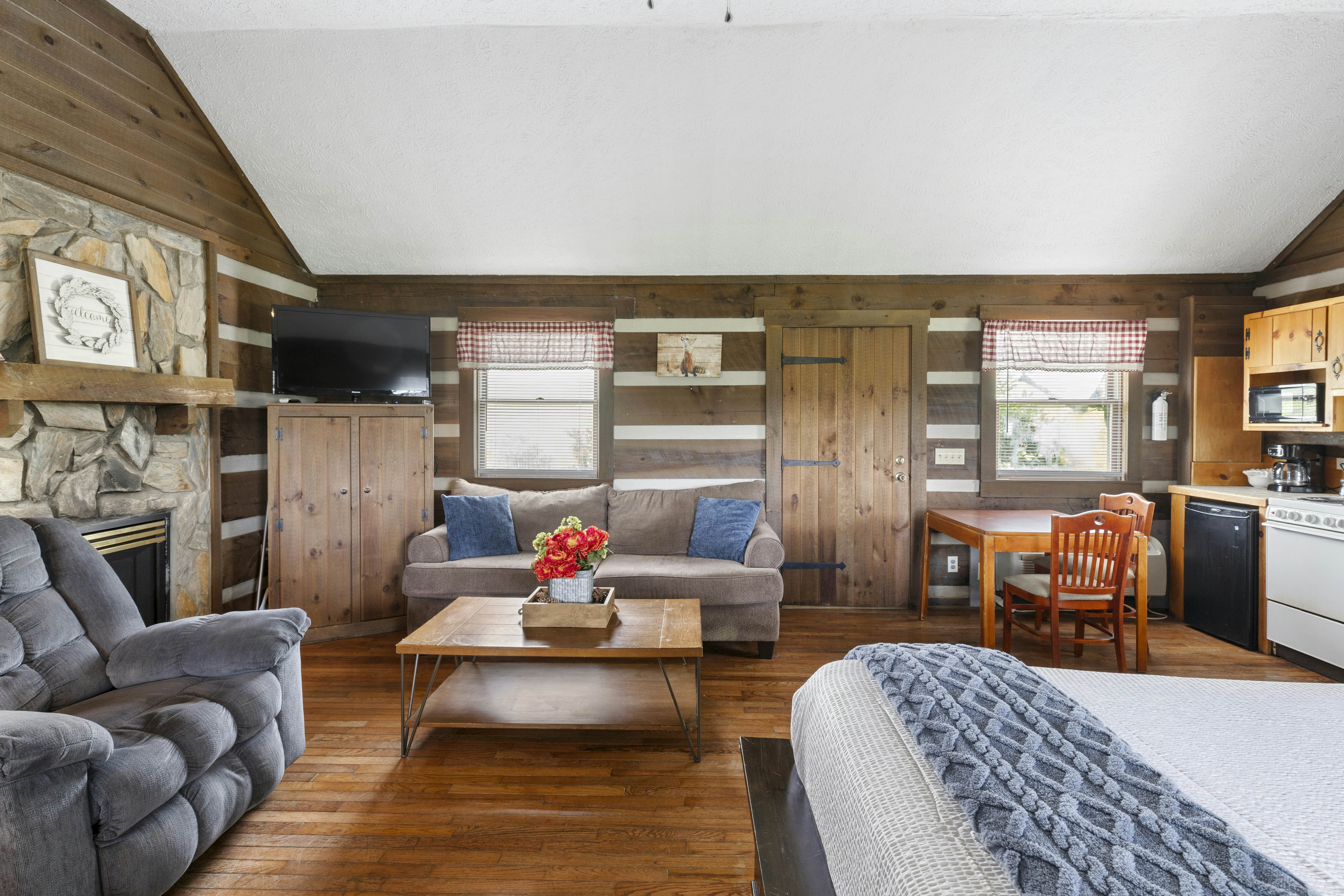 Cabin 2 - Groundhog Mountain Cabin