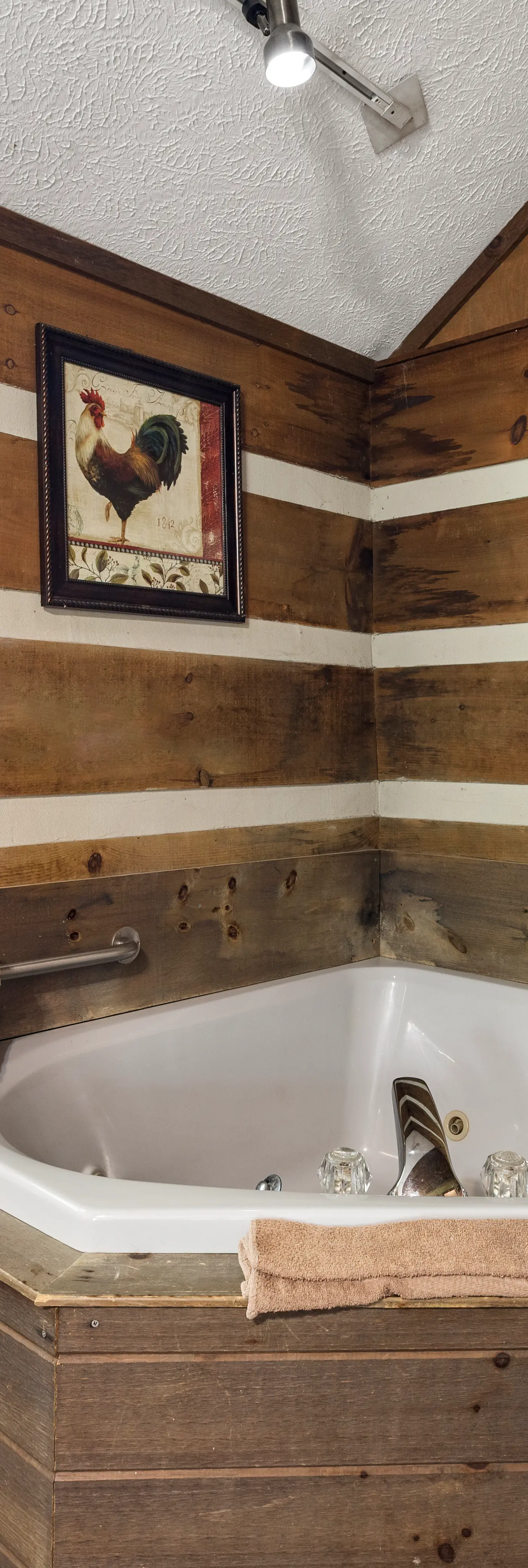 Cabin 4 - Chicken House Cabin