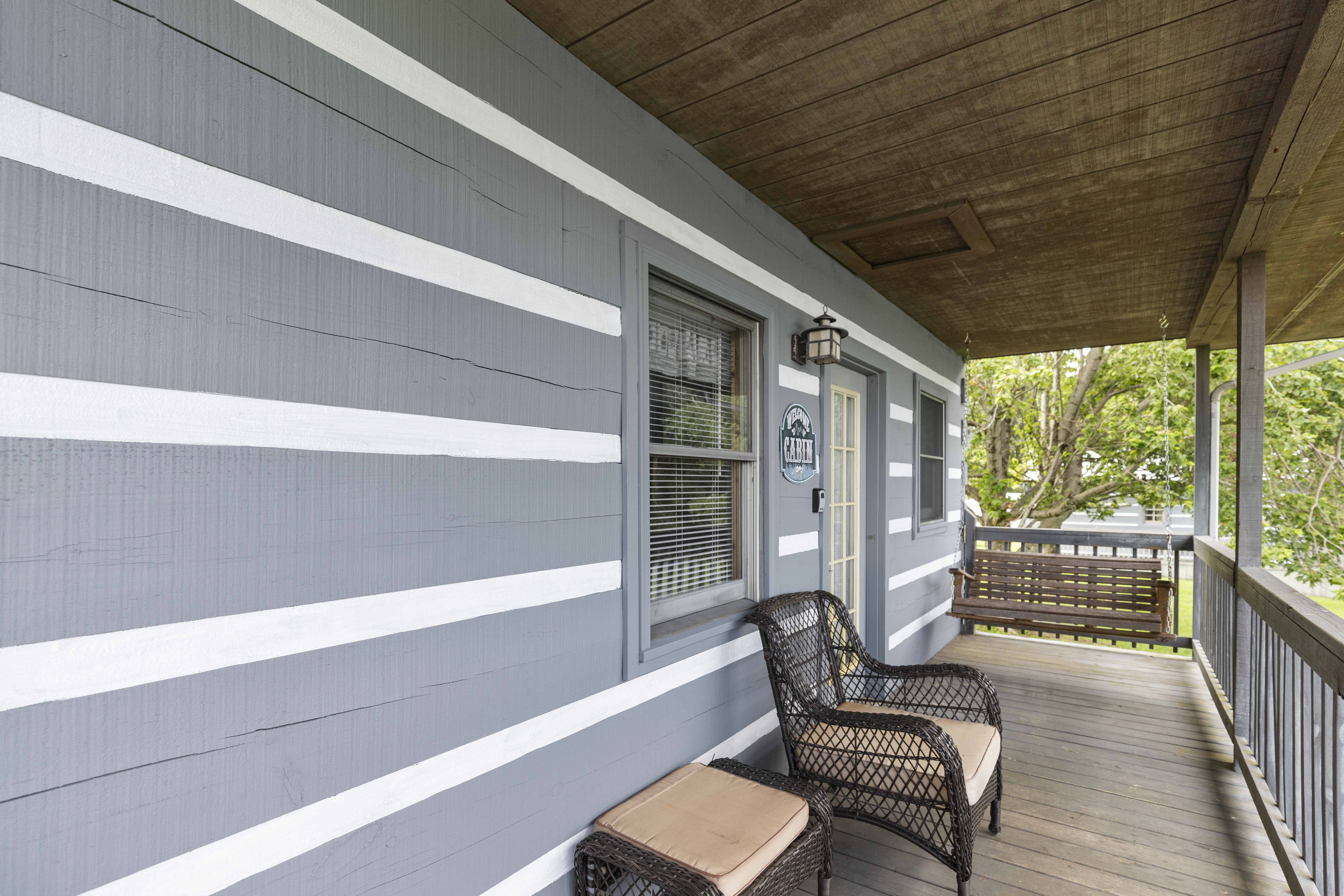 Hillside Hideout Log Cabin For 2!  Cabin 10