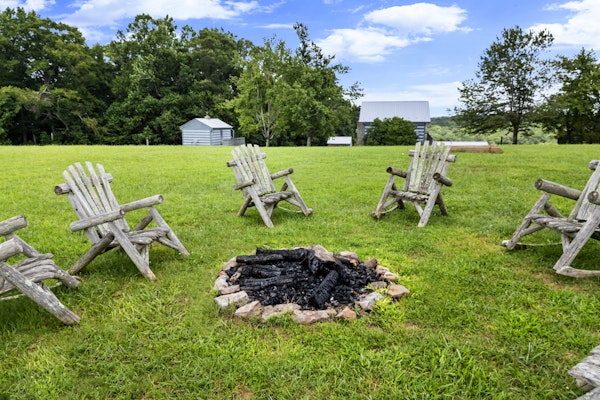 Peaceful Pines Mountain Cabin with Jacuzzi and Views! Cabin 12