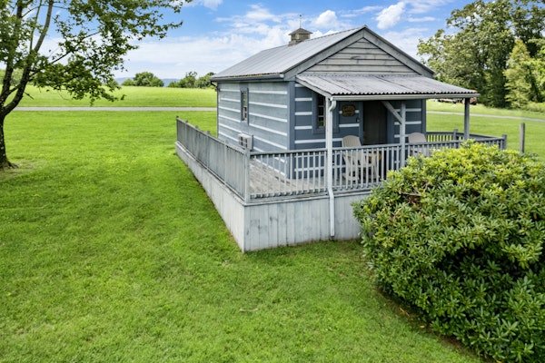 Cozy Cabin Hideaway - The Schoolhouse Cabin - Cabin 9