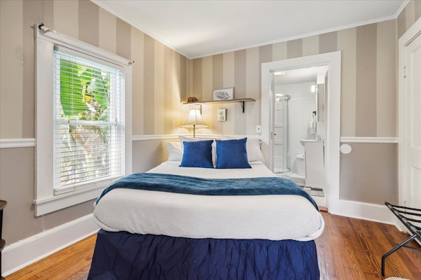 Charming Galax Retreat! Pet Friendly! Minutes from New River! Hill Haven