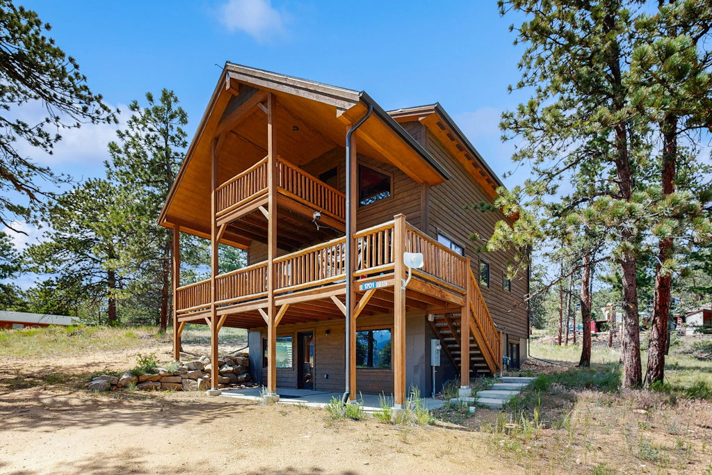 Crest Cabin