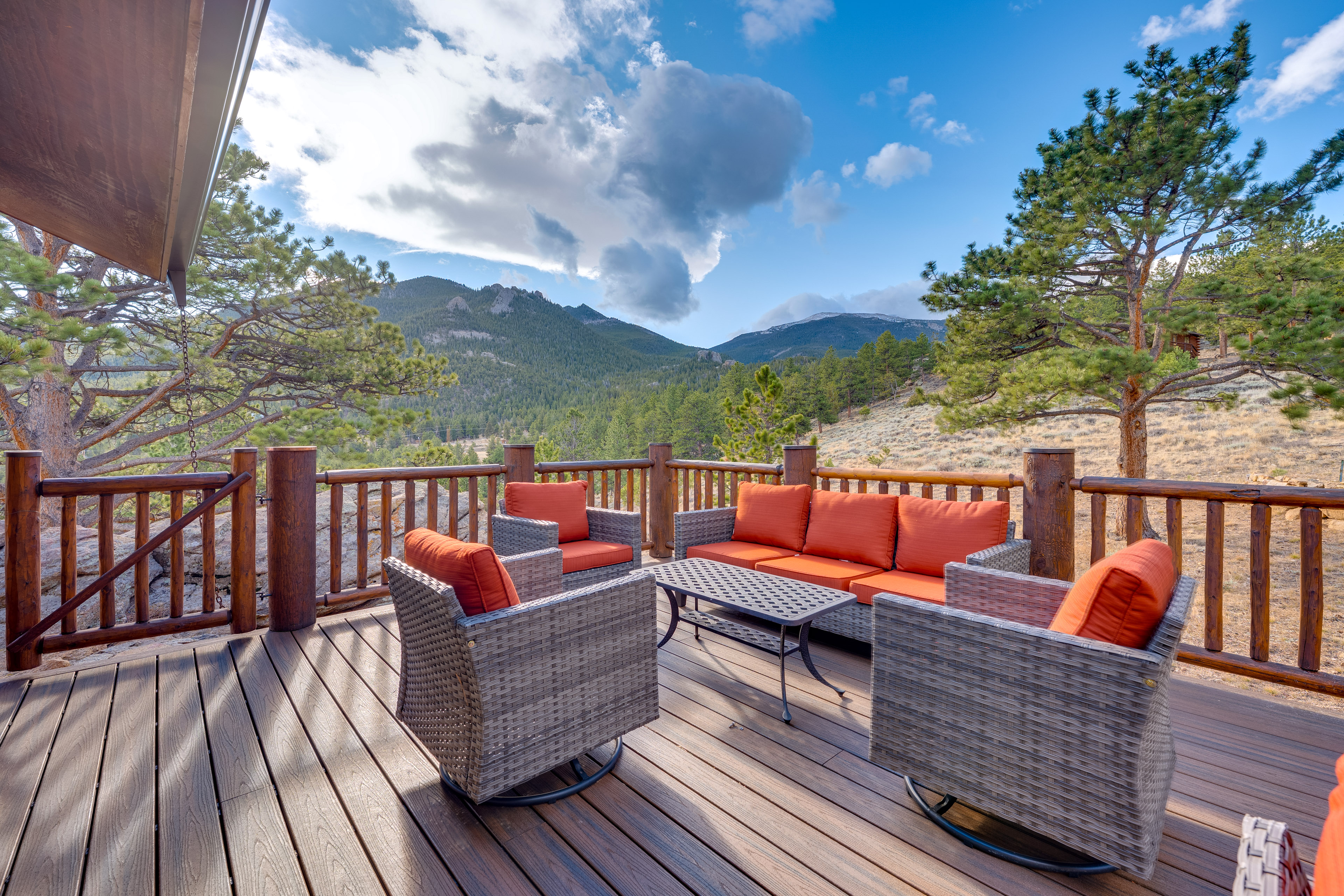 Mountain getaway with separate bunkhouse, deck, & trail access