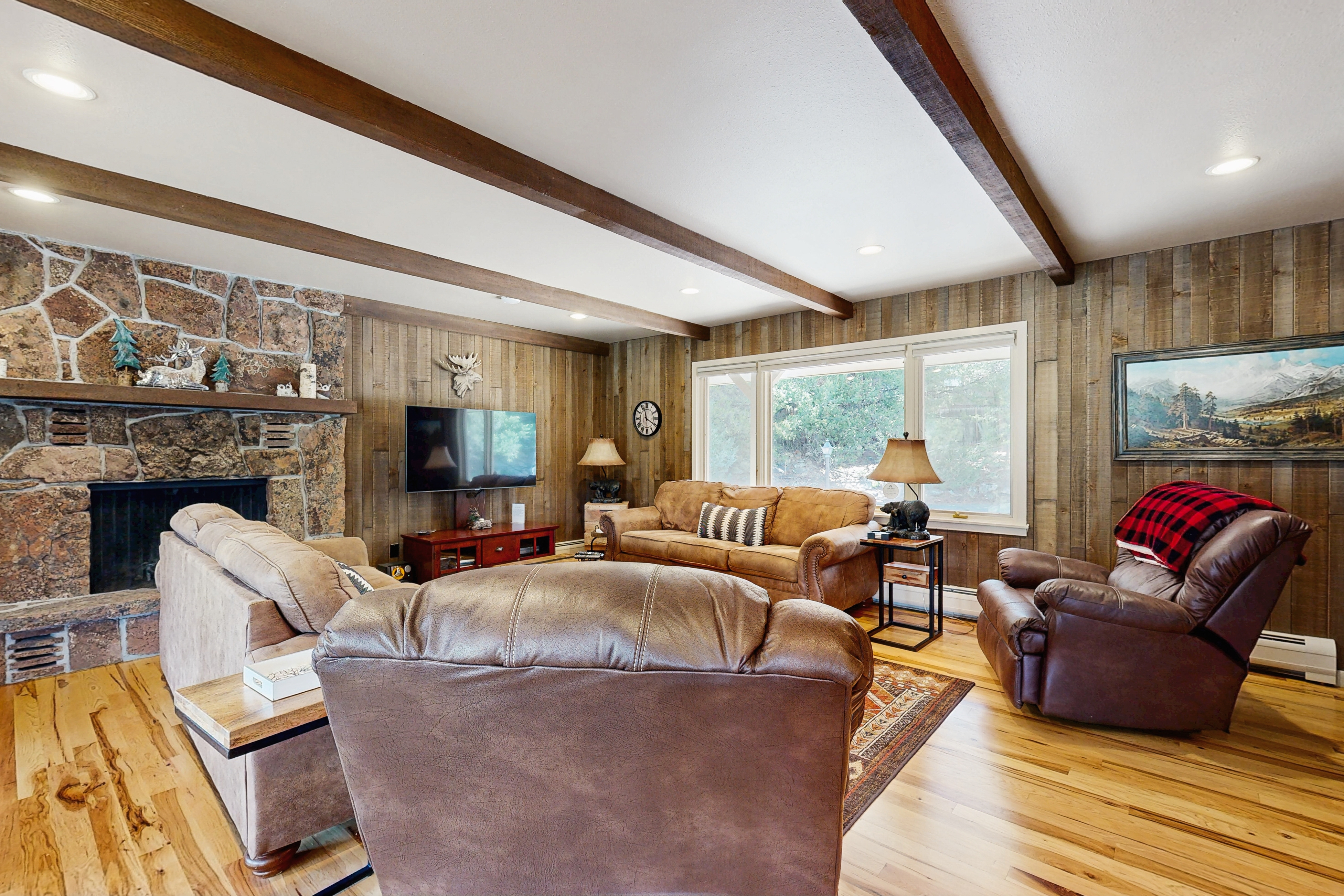 Comfortable cottage with WiFi, washer/dryer - golf & mountain views