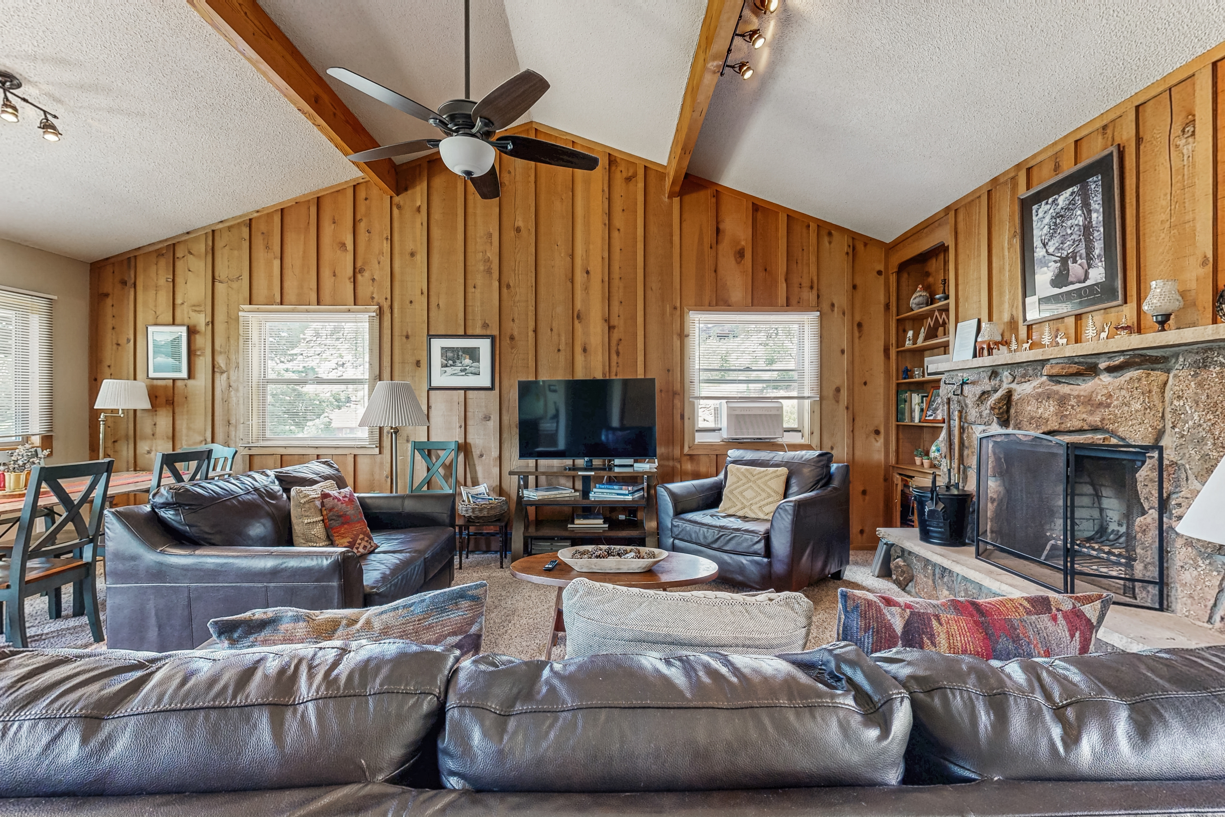 Enjoy nature from this charming cabin with deck, fireplace, & washer/dryer