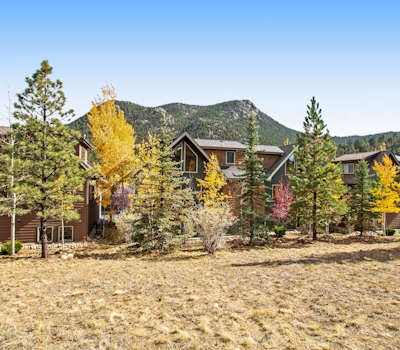 Retreat By The Rockies