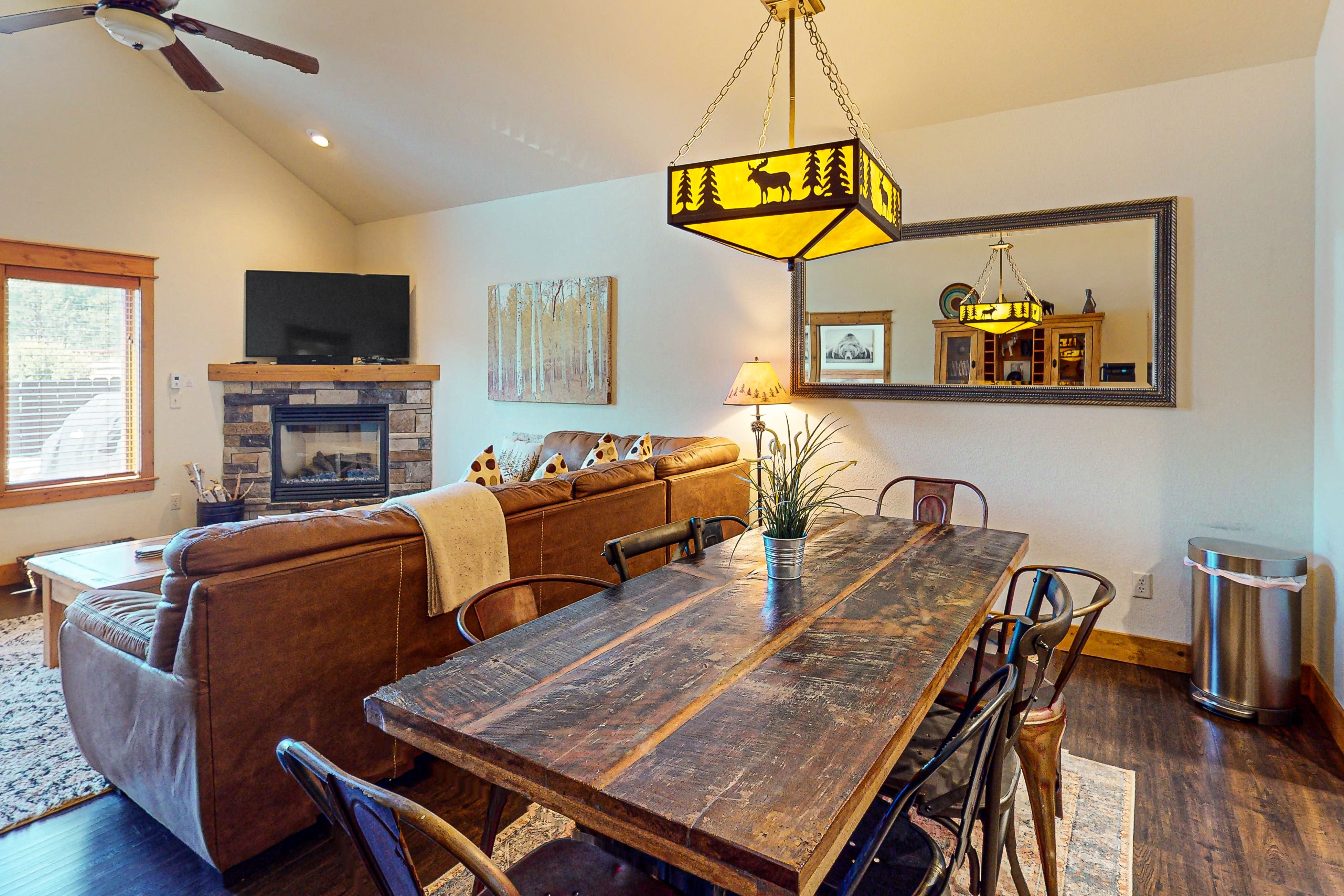 Modern townhomes with TV's, patio, & W/D - near Lake Estes