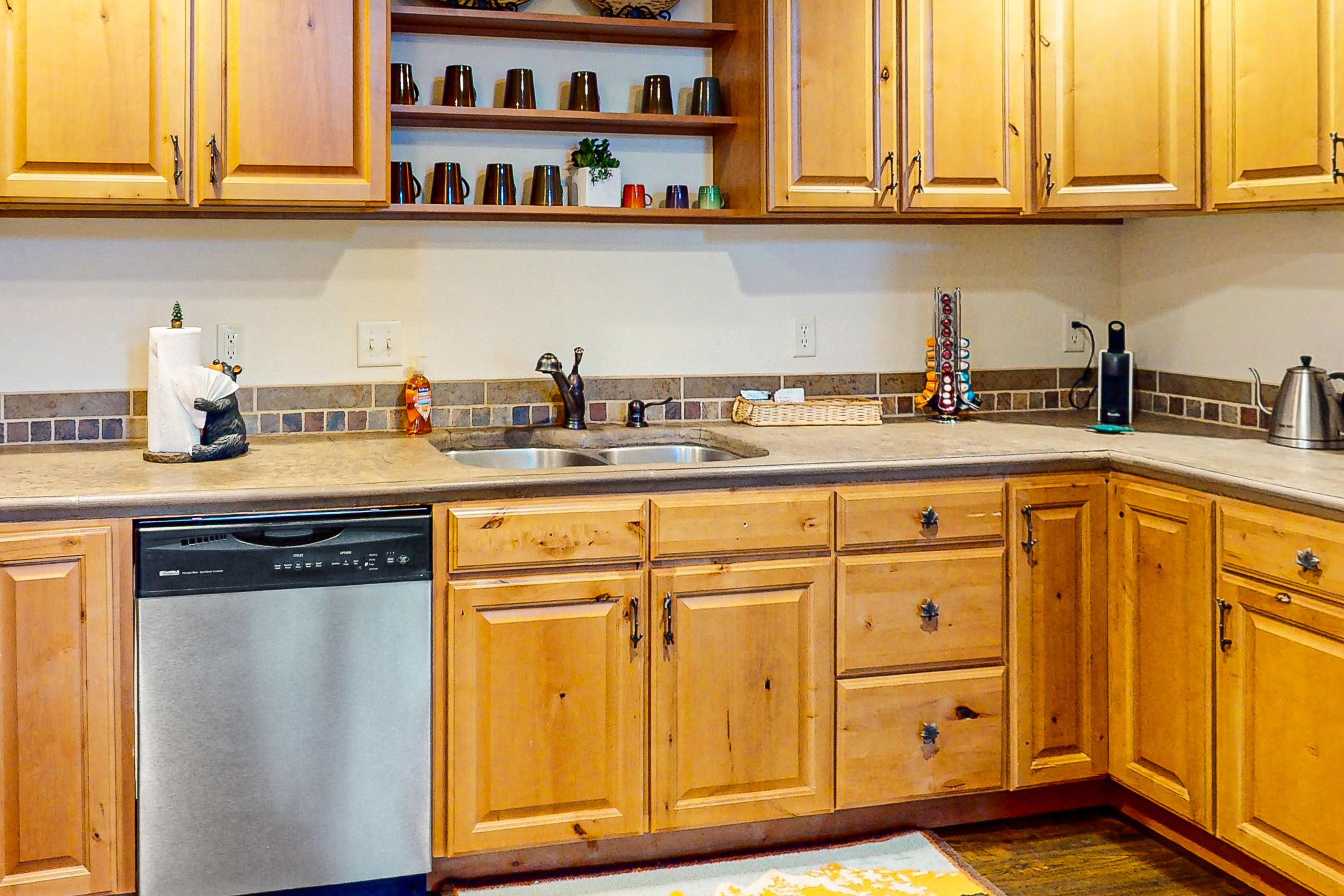 Luxurious dog-friendly townhome near Lake Estes with fantastic views