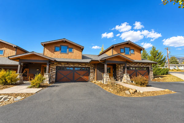 Luxurious dog-friendly townhome near Lake Estes with fantastic views
