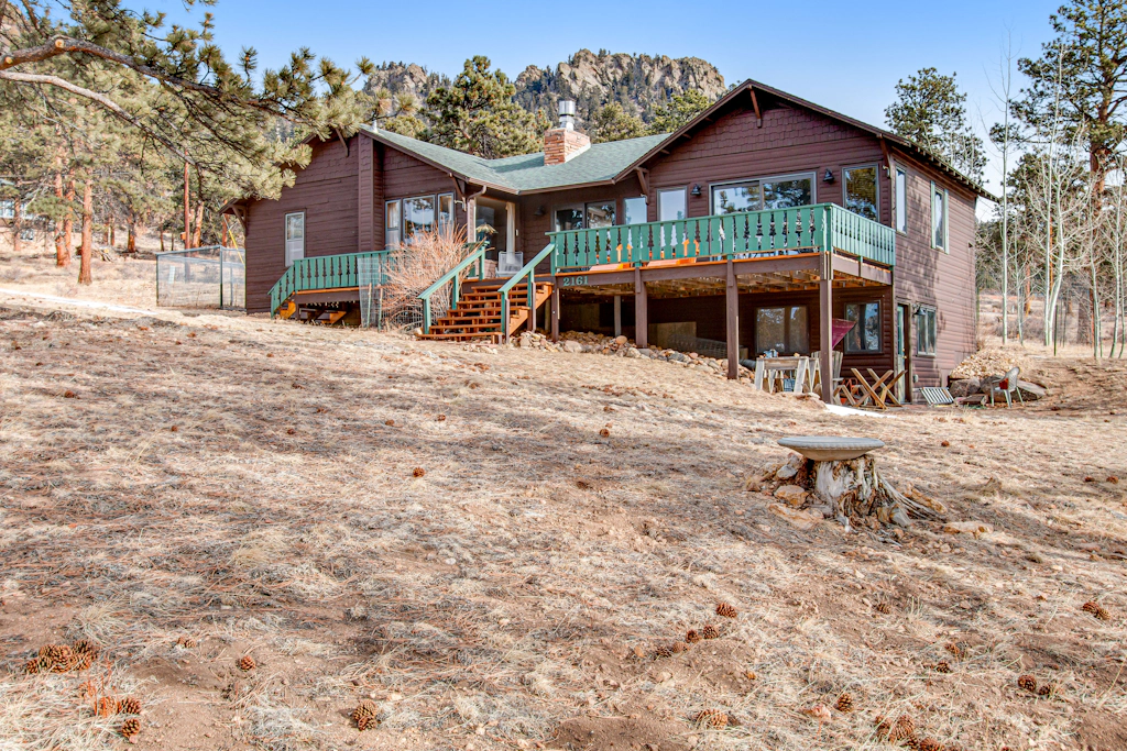 Longs Peak Lookout Cabin