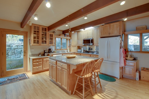 Dog-friendly mountain getaway with kitchen, patio, & mountain view