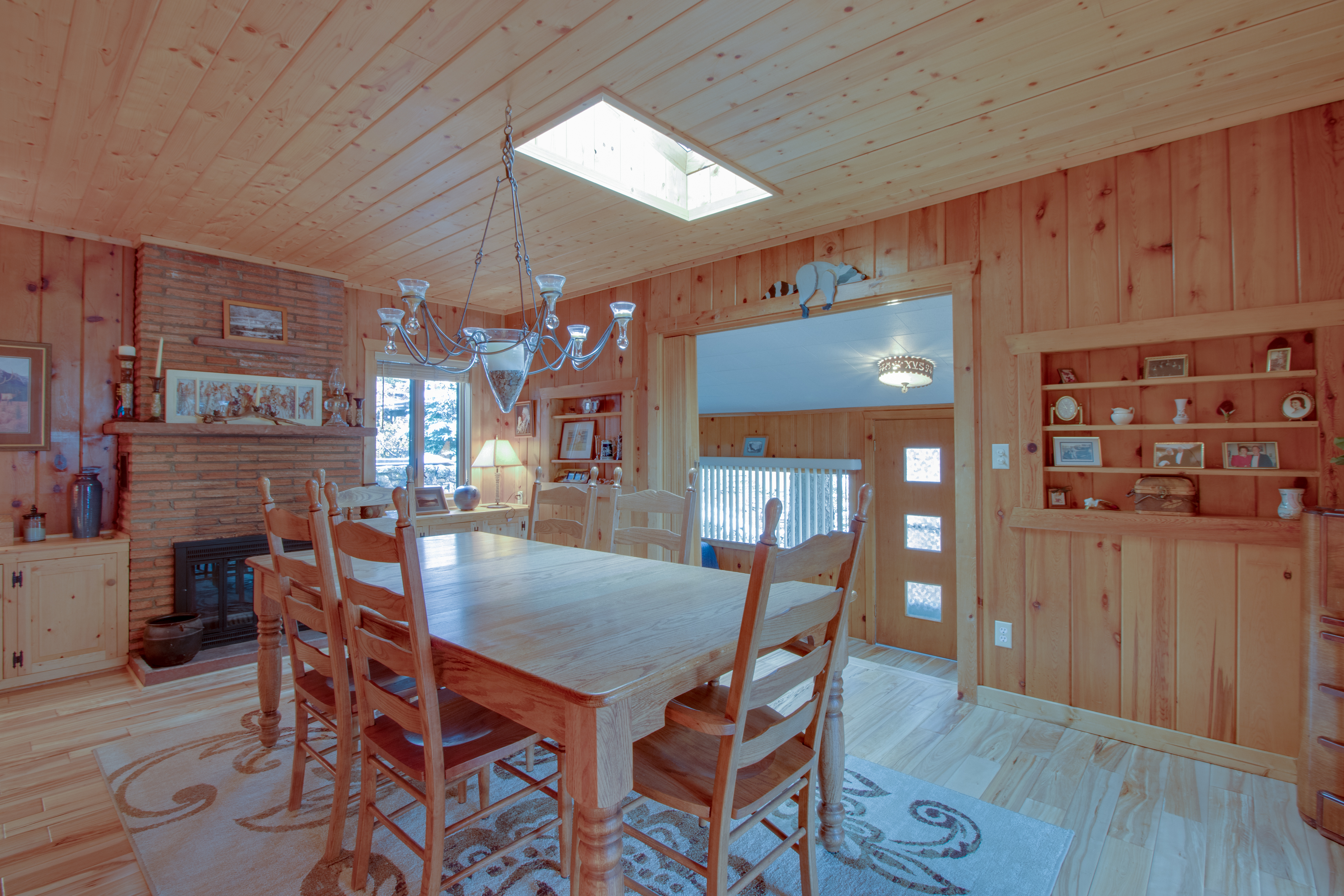 Dog-friendly mountain haven with full kitchen, furnished patio, & forest views
