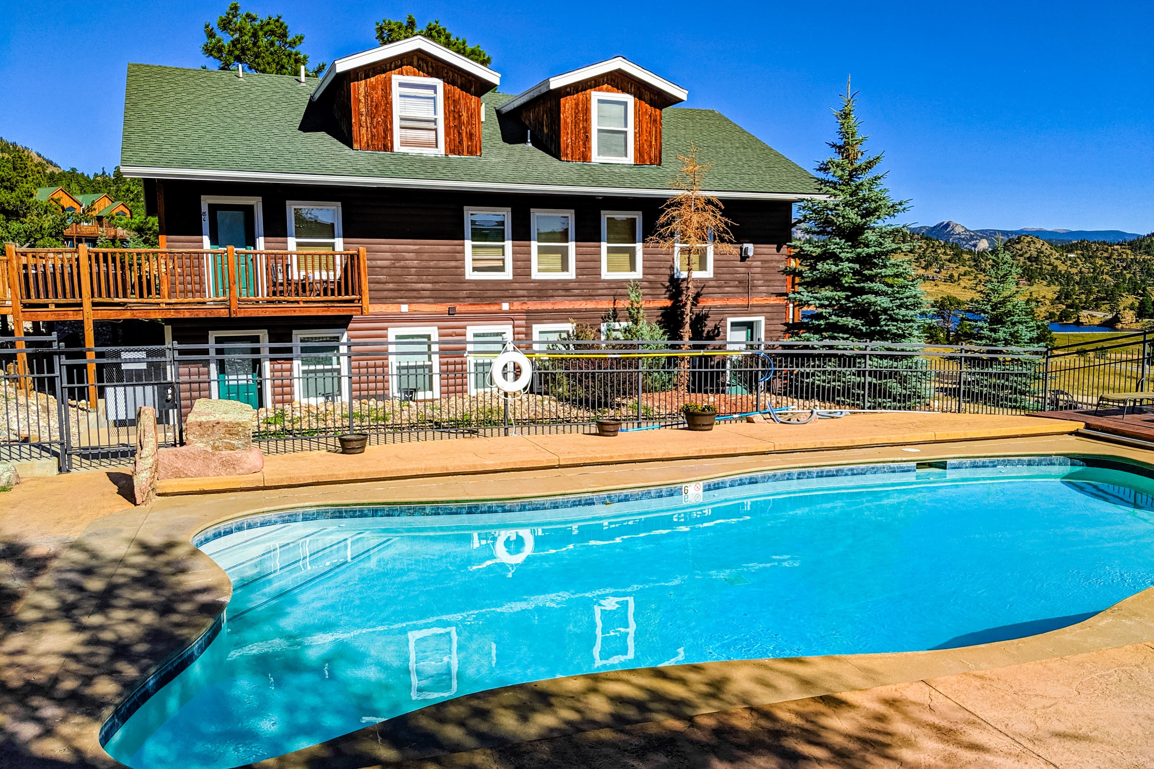Memorable mountain condo with 2 fireplaces, lovely views, W/D, & pool access
