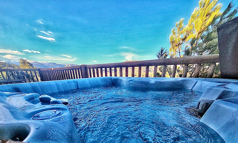 Two BR condo w/ Brand NEW HOT TUB and great views! Community pool perfect for kids