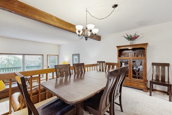 Comfortable home with breathtaking mountain views and high-speed WiFi