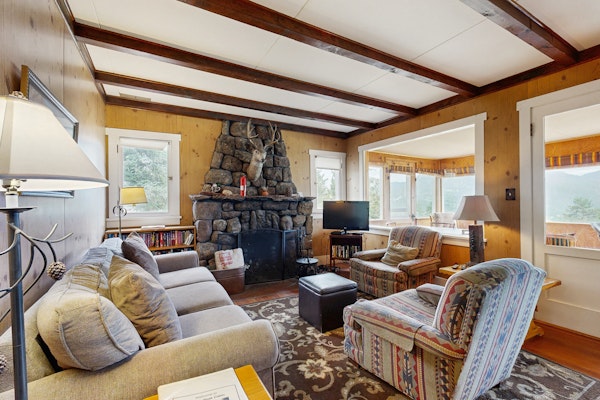 Charming vacation home close to Rocky Mountain National Park