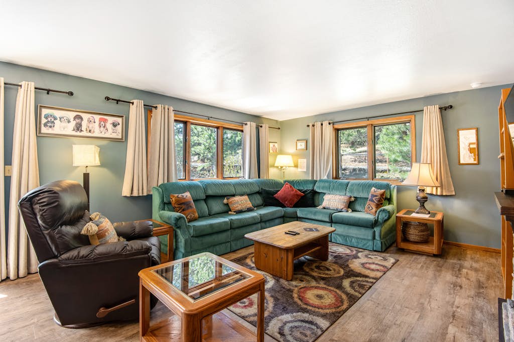 Dog-friendly, mountain-view home with deck & grill - Permit #3504