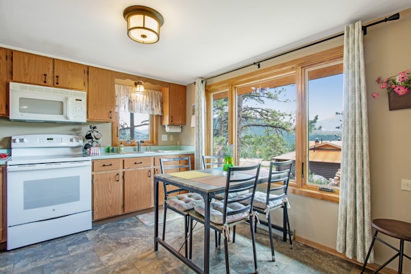 Perfect Mountain Cabin with Wood-Burning Fireplace, WiFi, & Easy Park Access