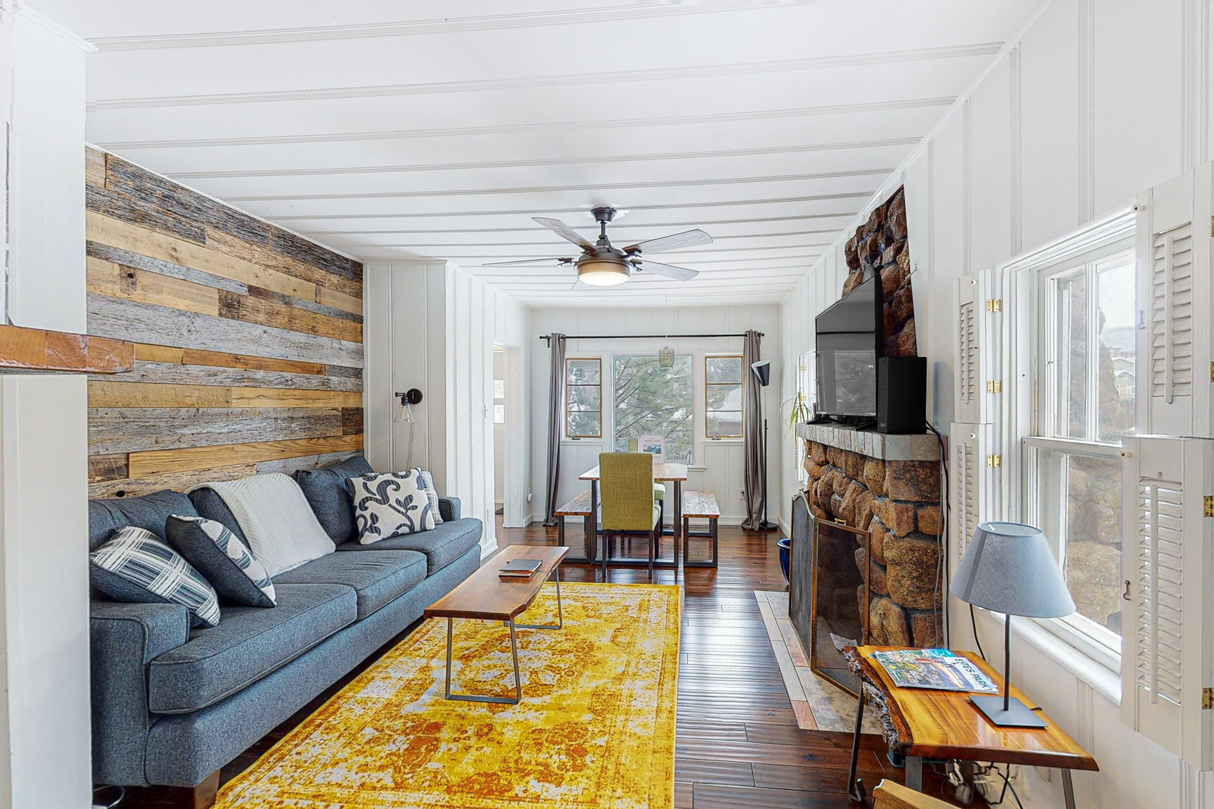 Renovated mountain view home with patio, grill, sauna, washer/dryer, & WiFi