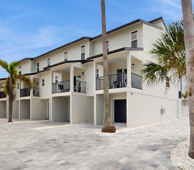 4 Dog-Friendly Homes | Sleeps 24 | Walk to Beach
