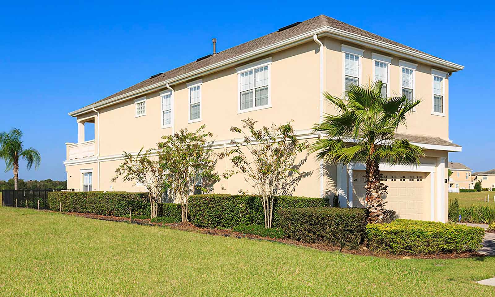 Lively Home with Water Views at Reunion