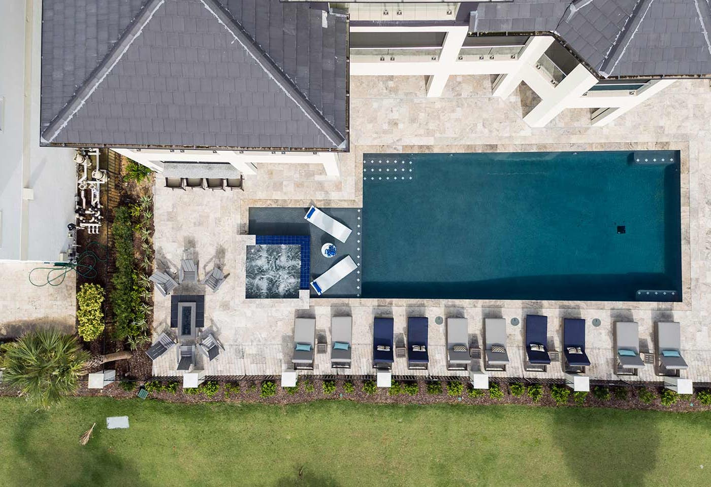 W313E - The Epic Portal Mansion