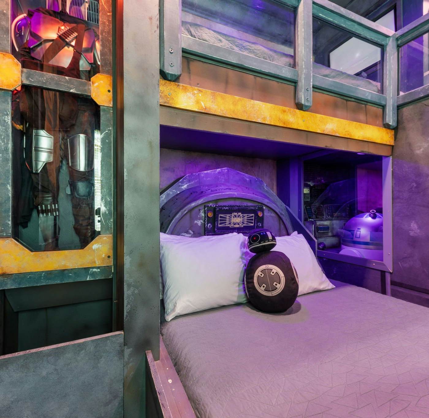 W313E - The Epic Portal Mansion