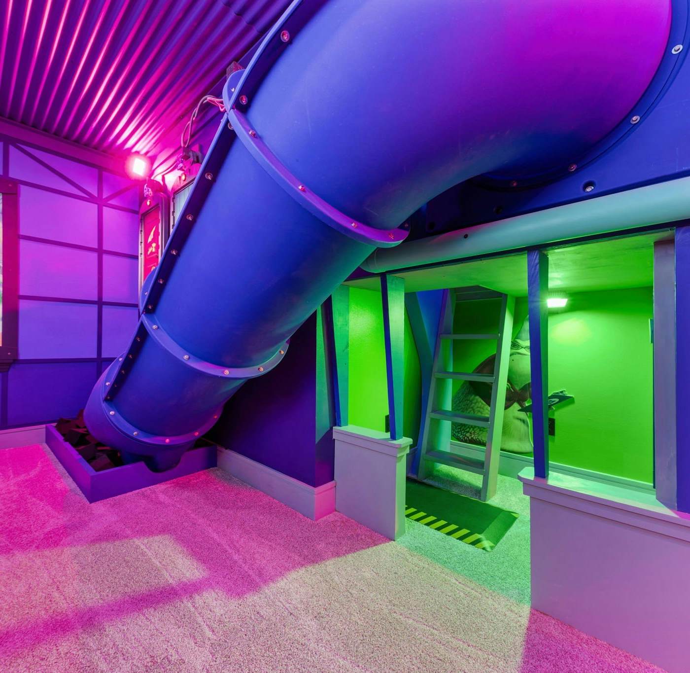 W313E - The Epic Portal Mansion