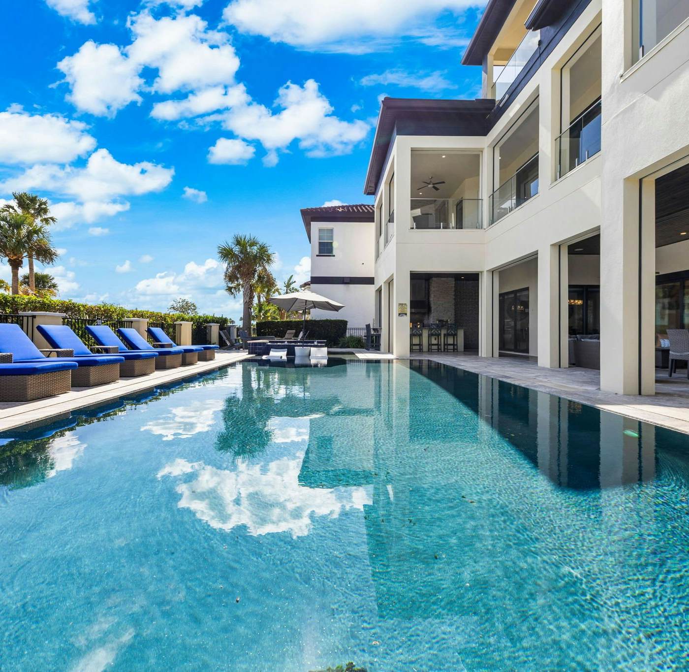 W313E - The Epic Portal Mansion