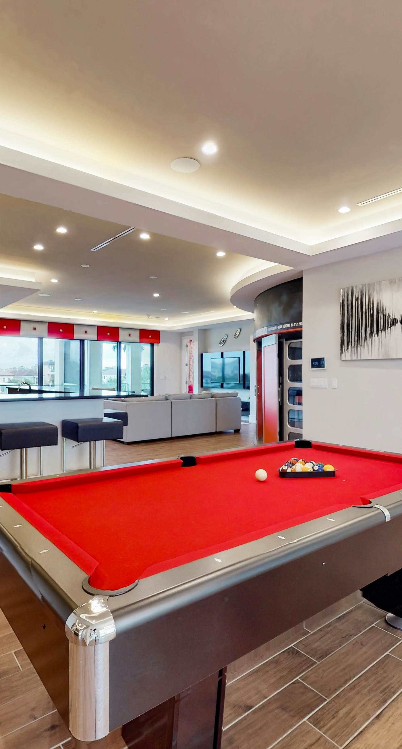 W313E - The Epic Portal Mansion