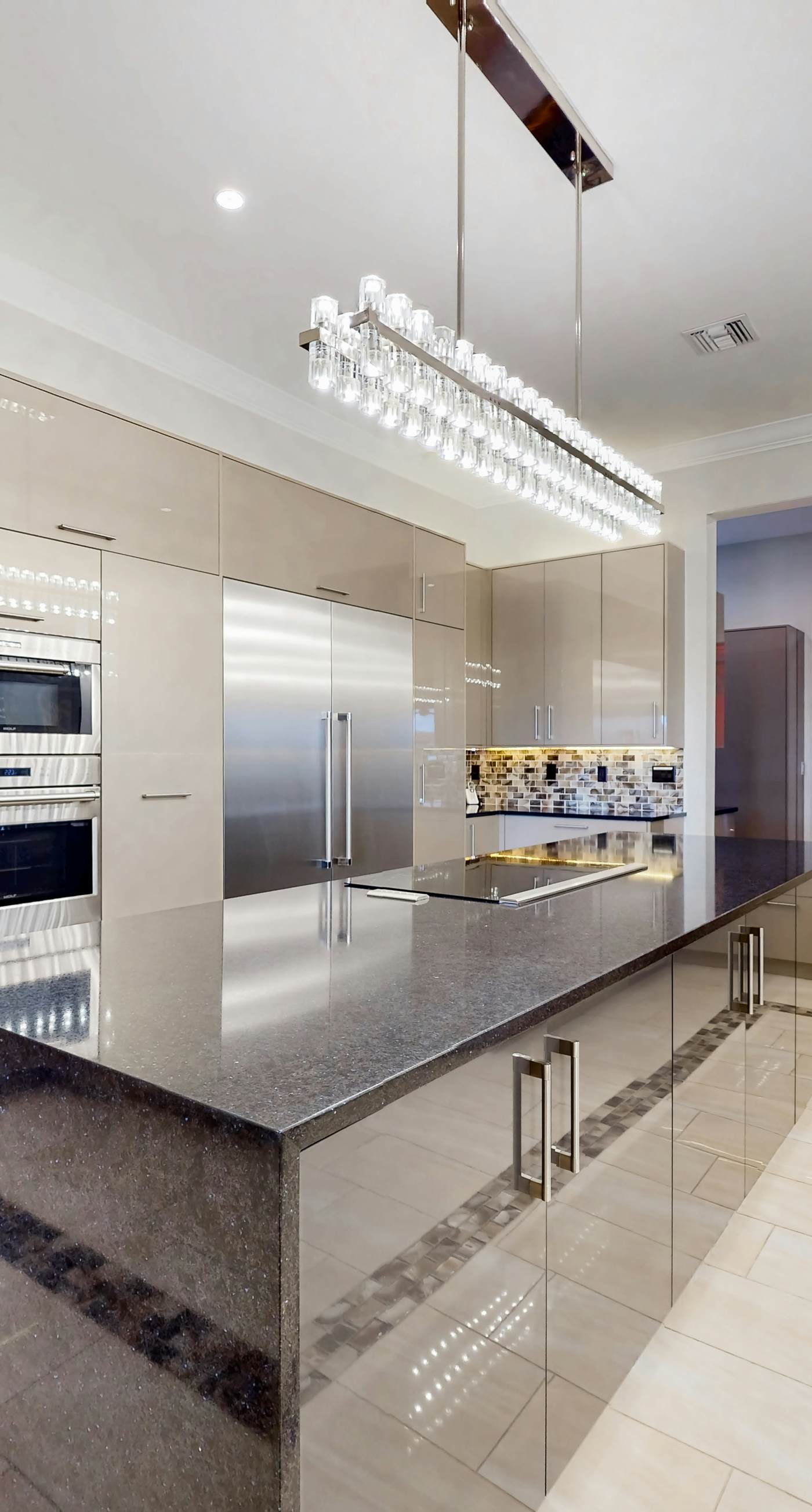 W313E - The Epic Portal Mansion