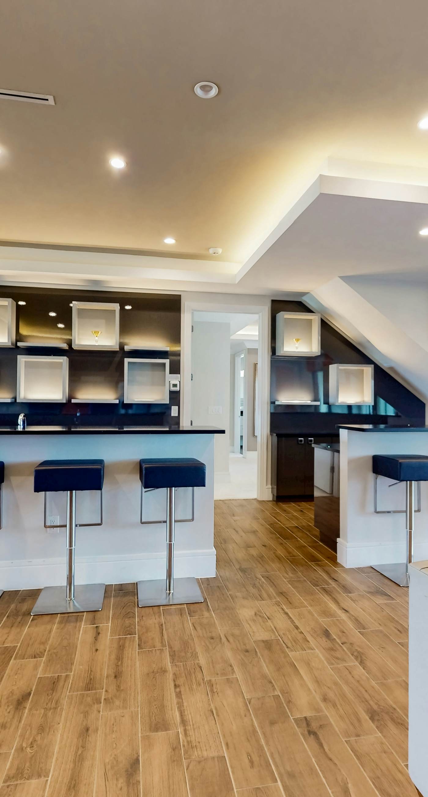 W313E - The Epic Portal Mansion