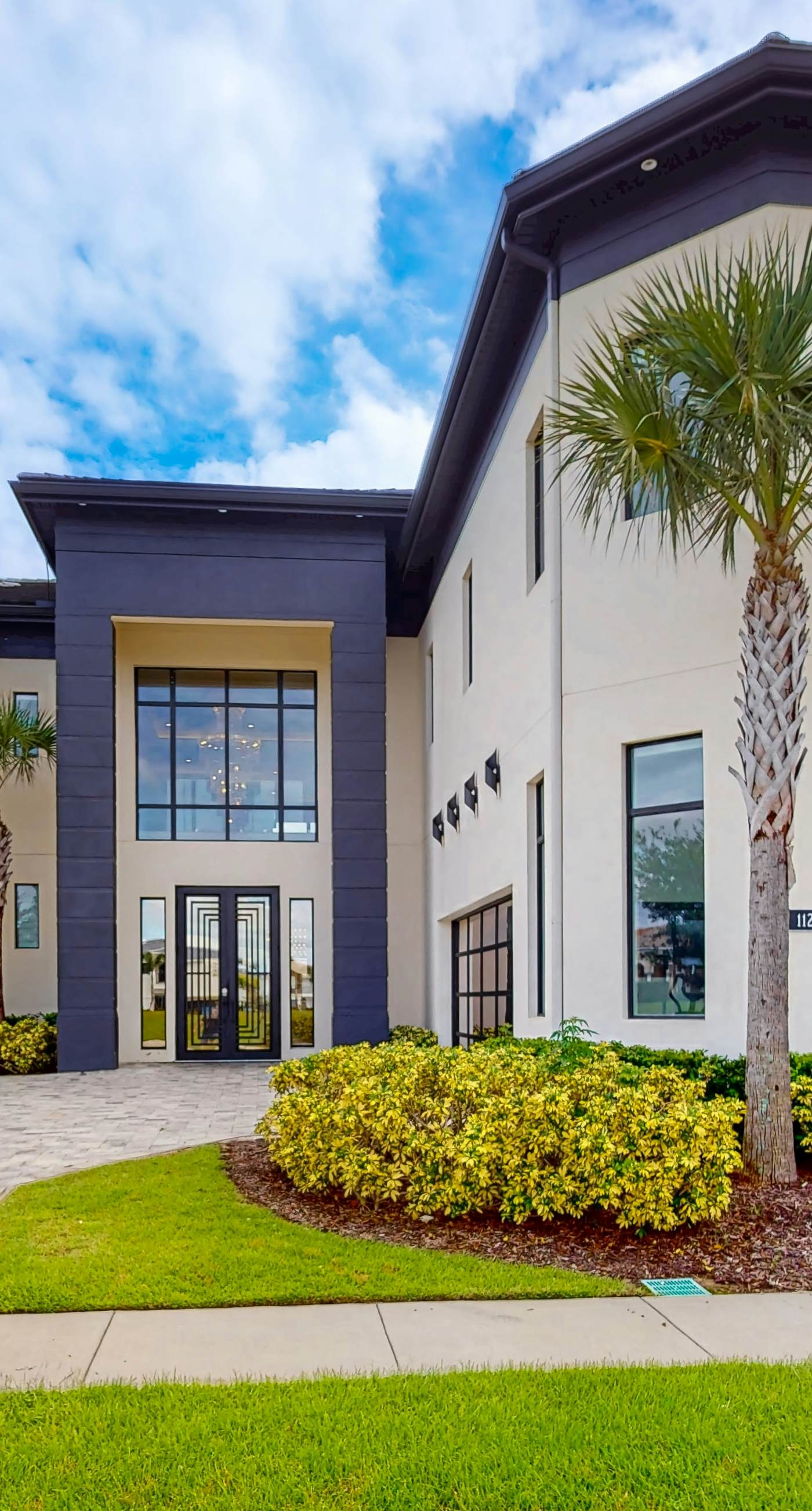 W313E - The Epic Portal Mansion