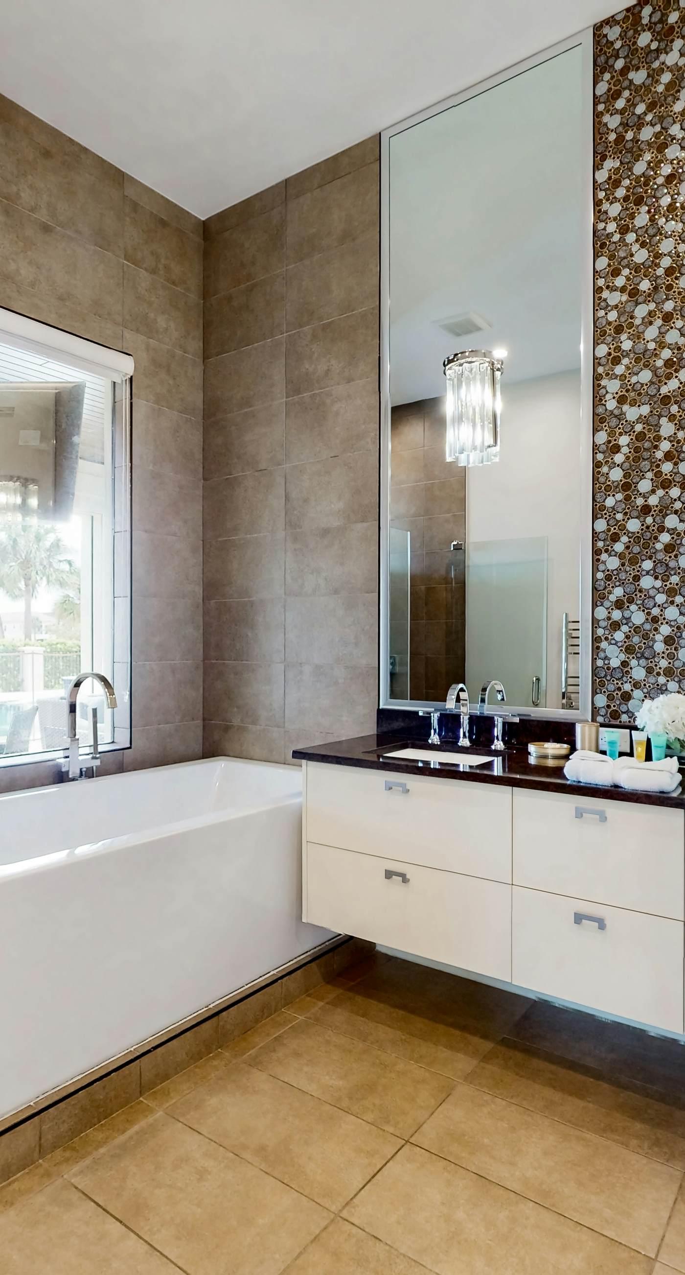 W313E - The Epic Portal Mansion