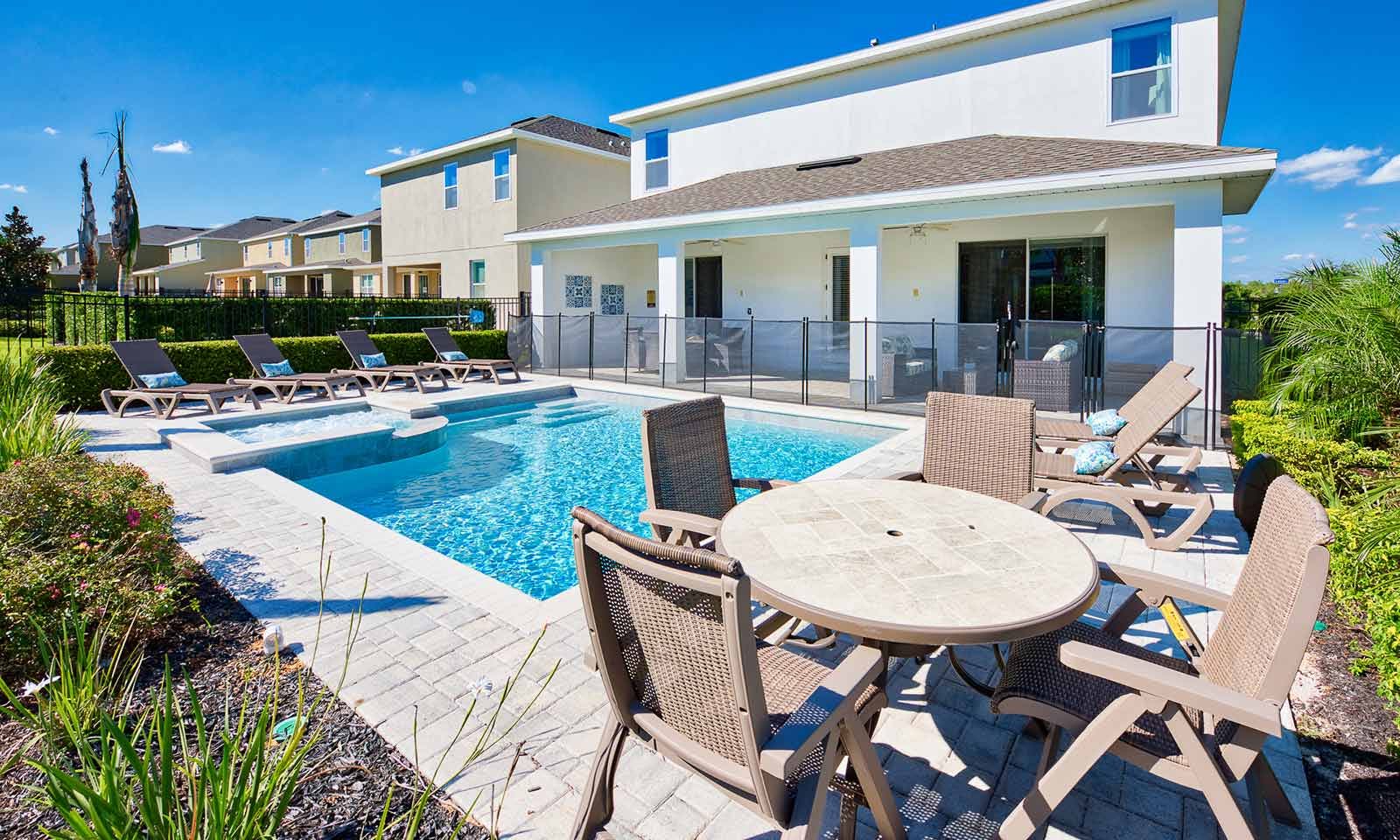 EC057 - The Custom Chateau - FRM2