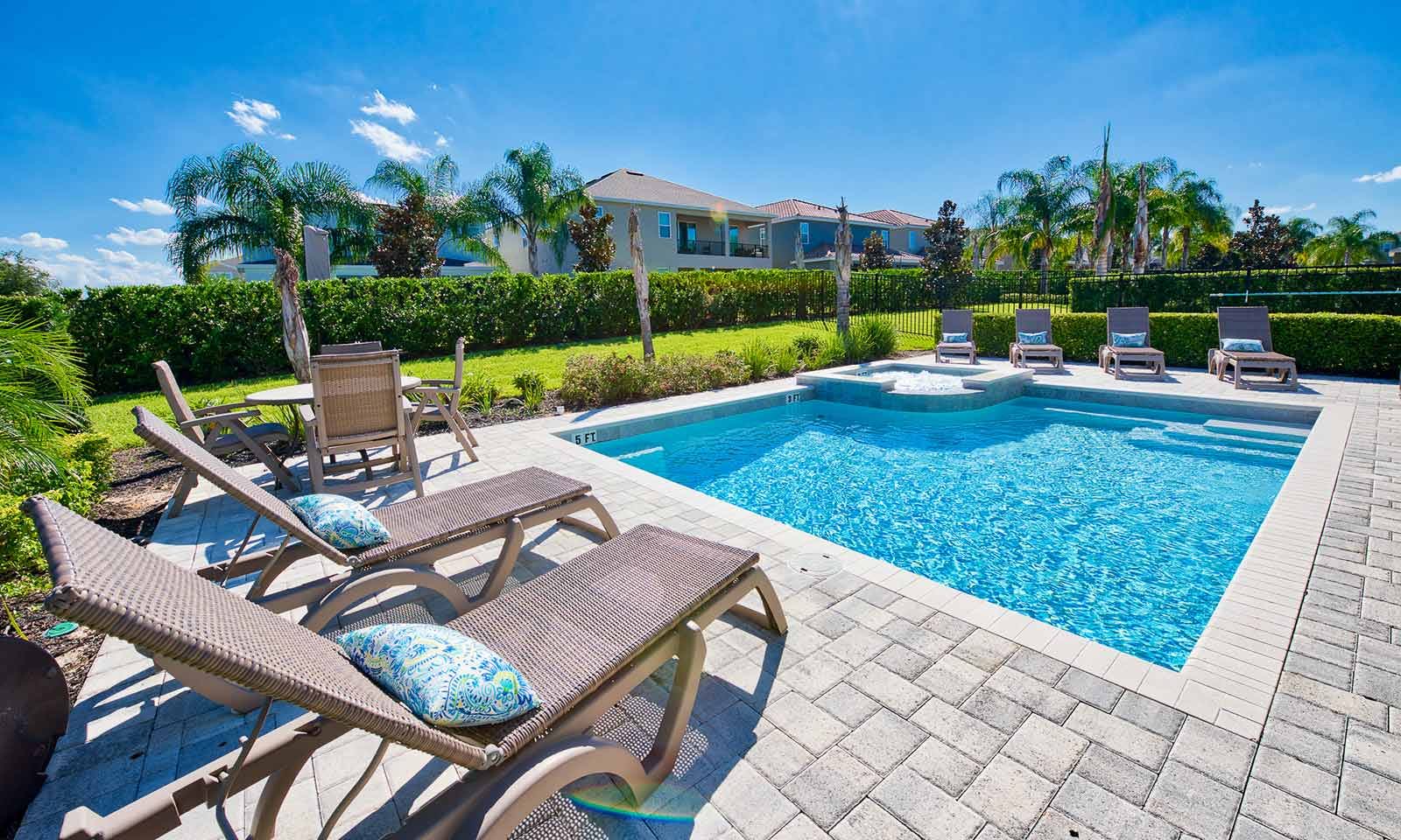 EC057 - The Custom Chateau - FRM2