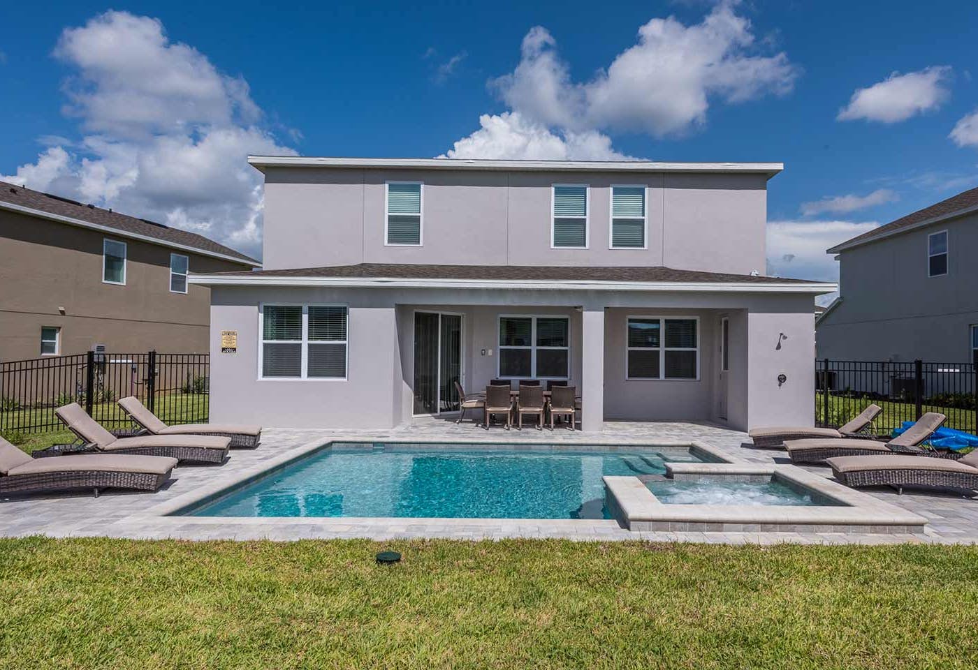 EC156 - The Stylish Sensation - KNG