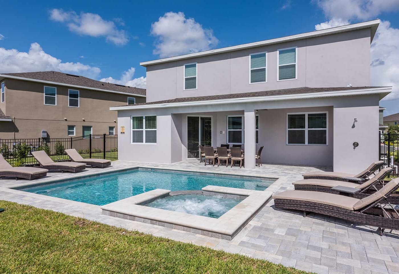 EC156 - The Stylish Sensation - KNG