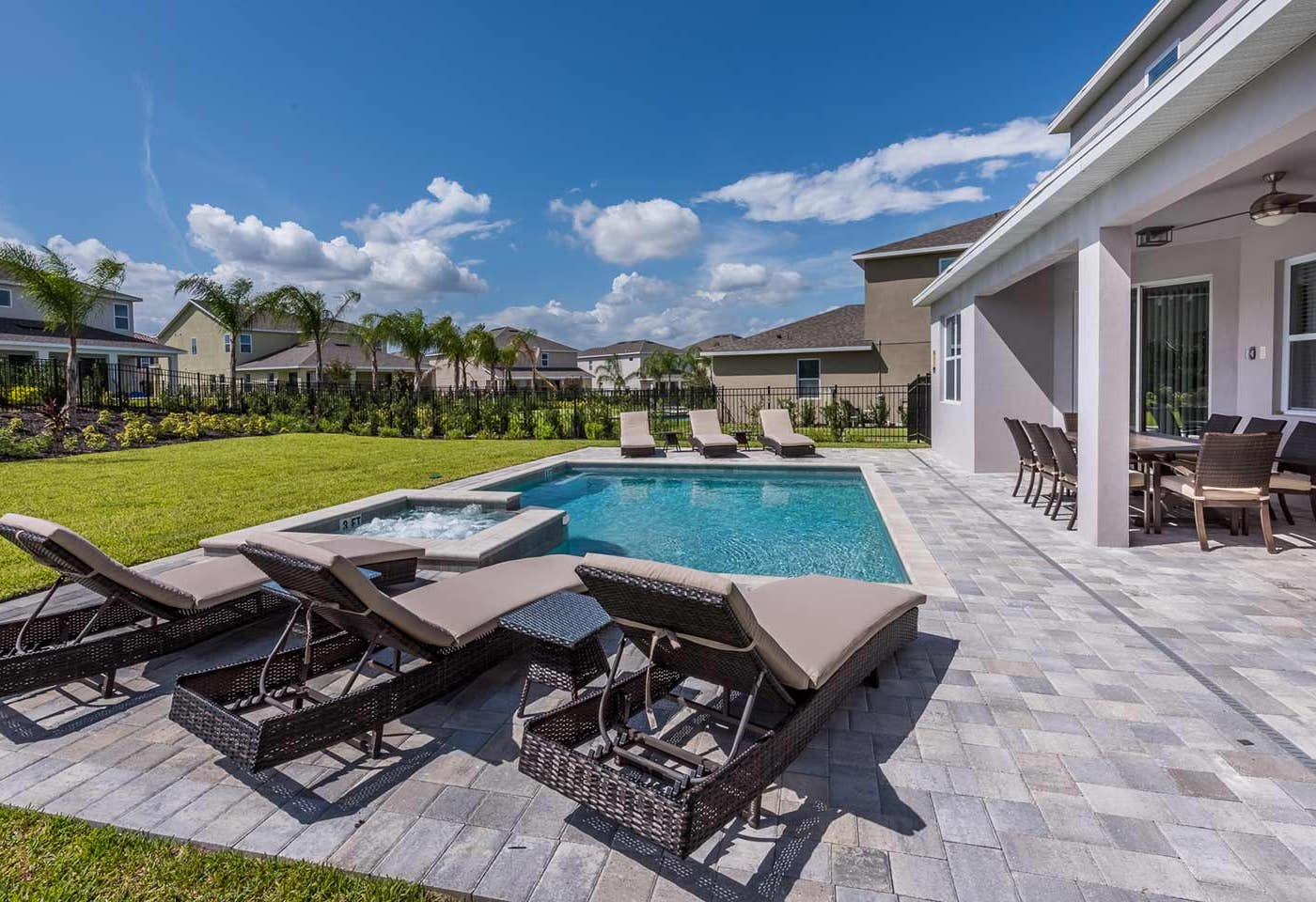 EC156 - The Stylish Sensation - KNG