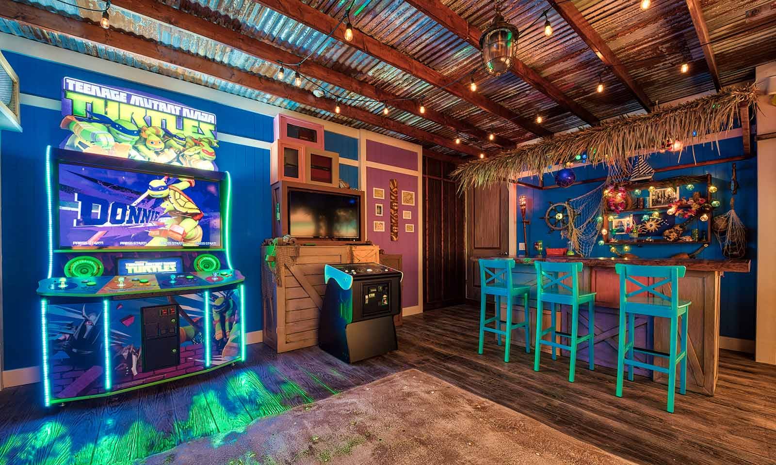 EC158 - The Tiki-Themed Villa - BIL