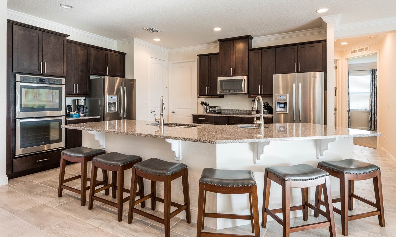 EC158 - The Tiki-Themed Villa - BIL