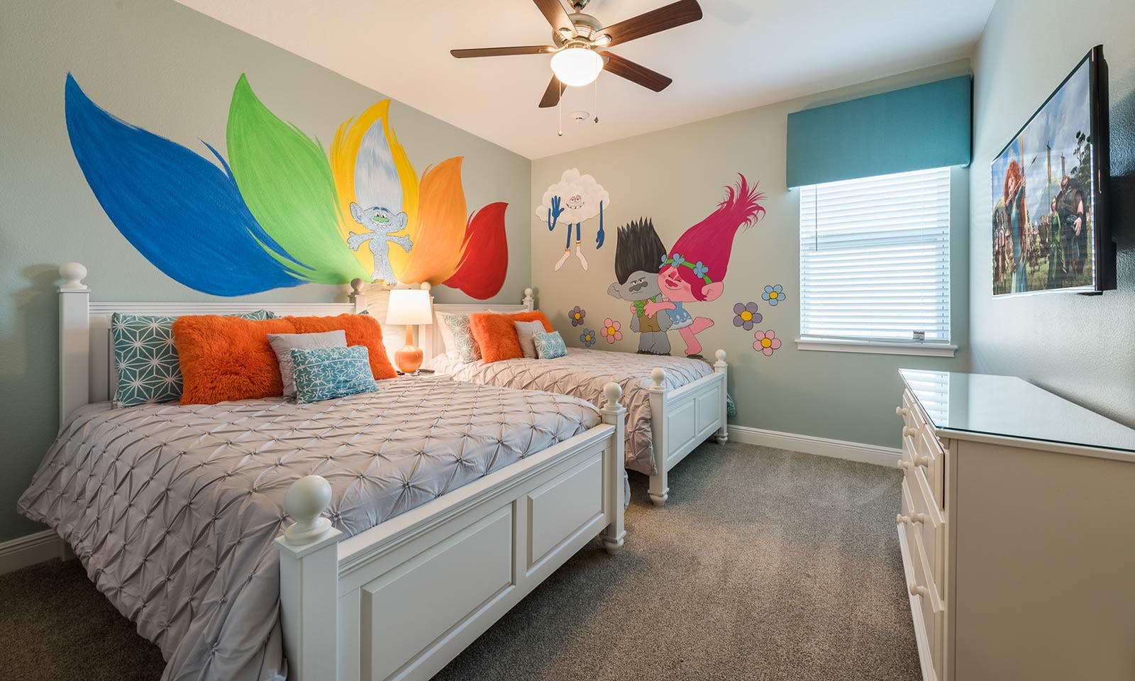 EC158 - The Tiki-Themed Villa - BIL