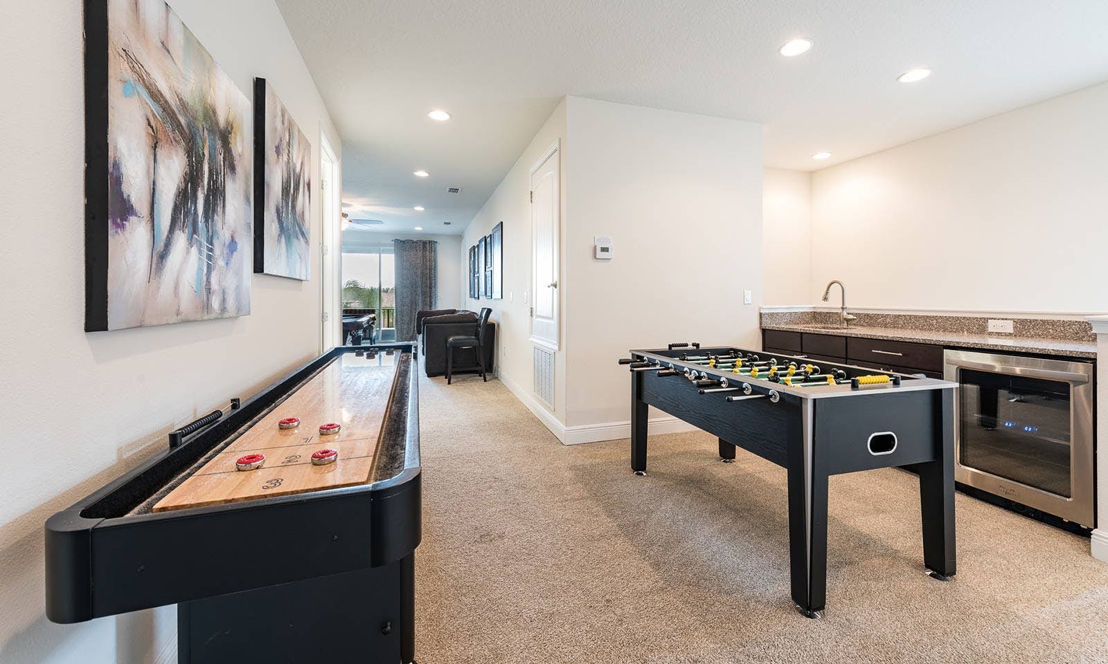 EC158 - The Tiki-Themed Villa - BIL