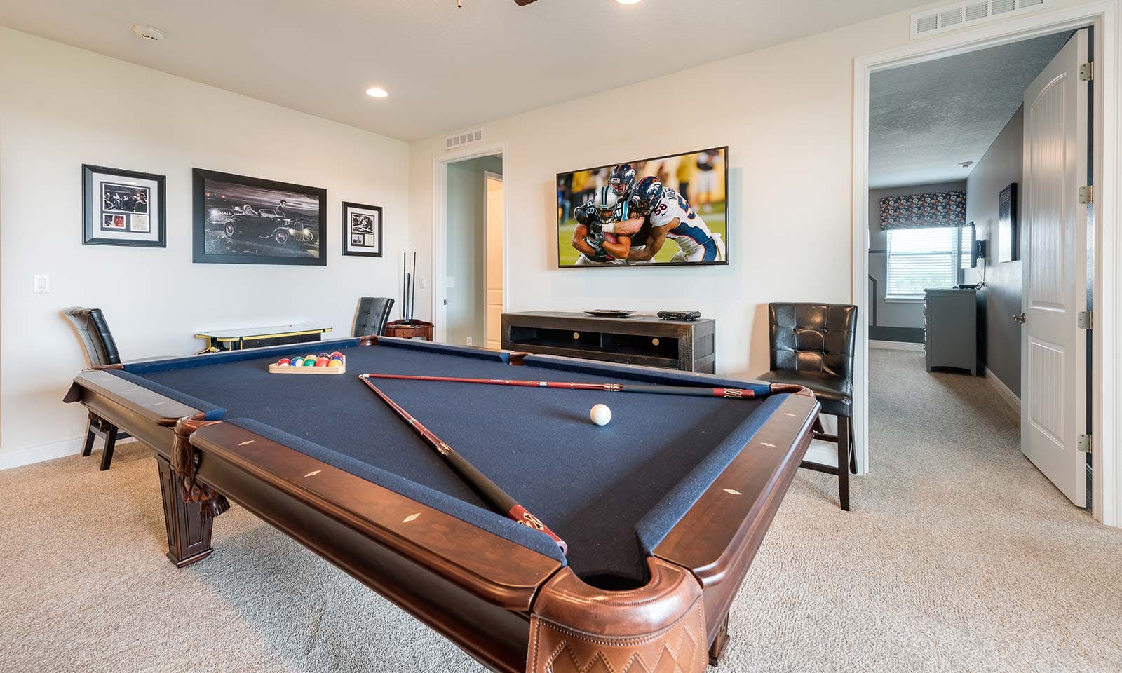 EC158 - The Tiki-Themed Villa - BIL