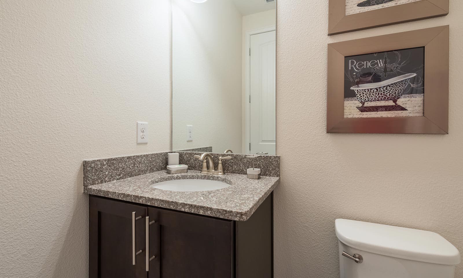 EC158 - The Tiki-Themed Villa - BIL