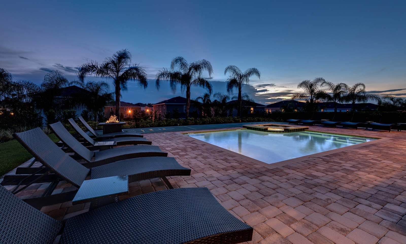 EC158 - The Tiki-Themed Villa - BIL