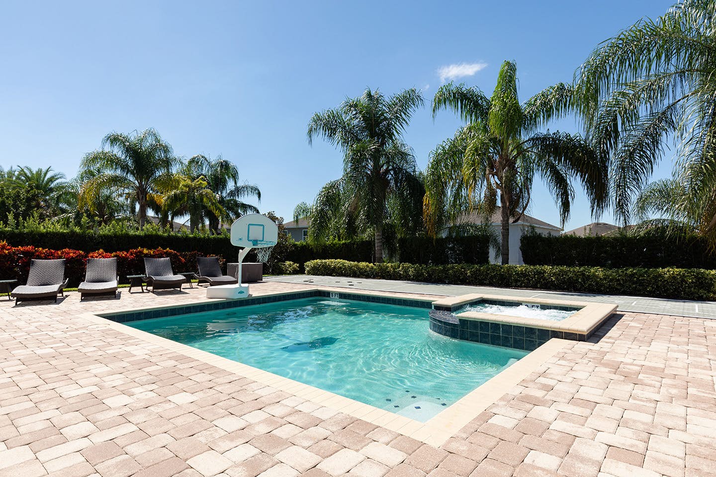 EC158 - The Tiki-Themed Villa - BIL