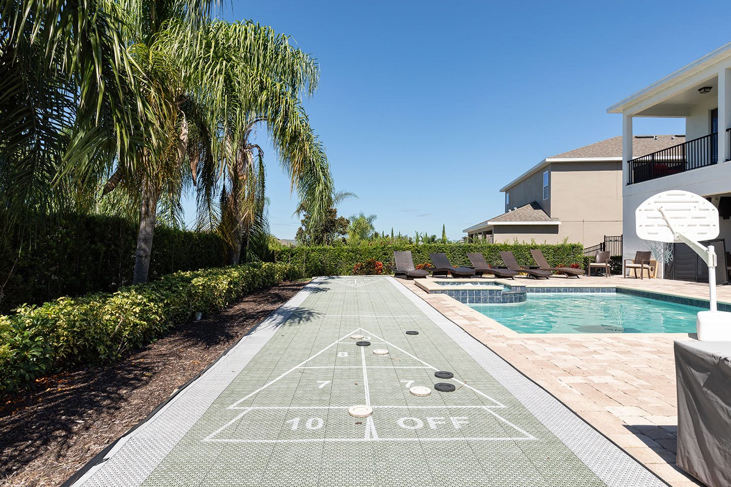 EC158 - The Tiki-Themed Villa - BIL